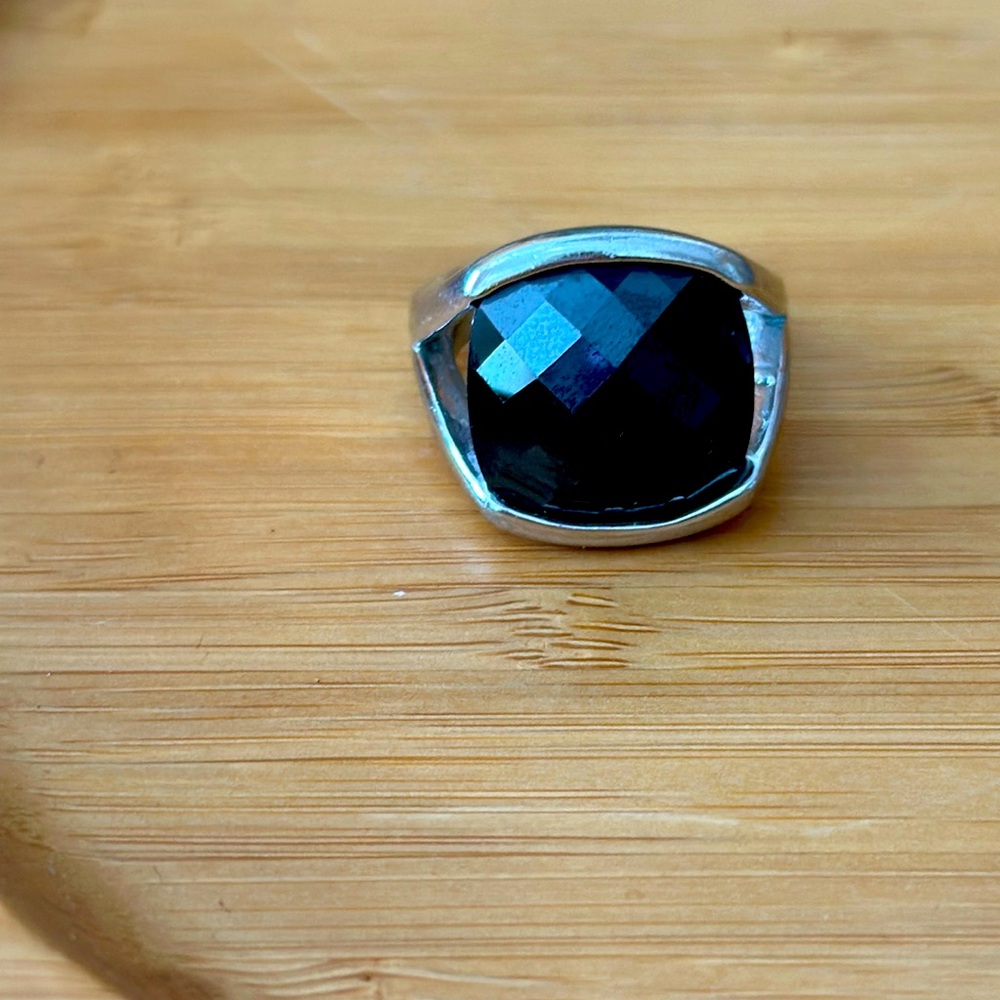 Lia Sophia ring size 6